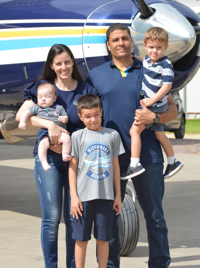 Programa de sustento missionário da Família Proteus